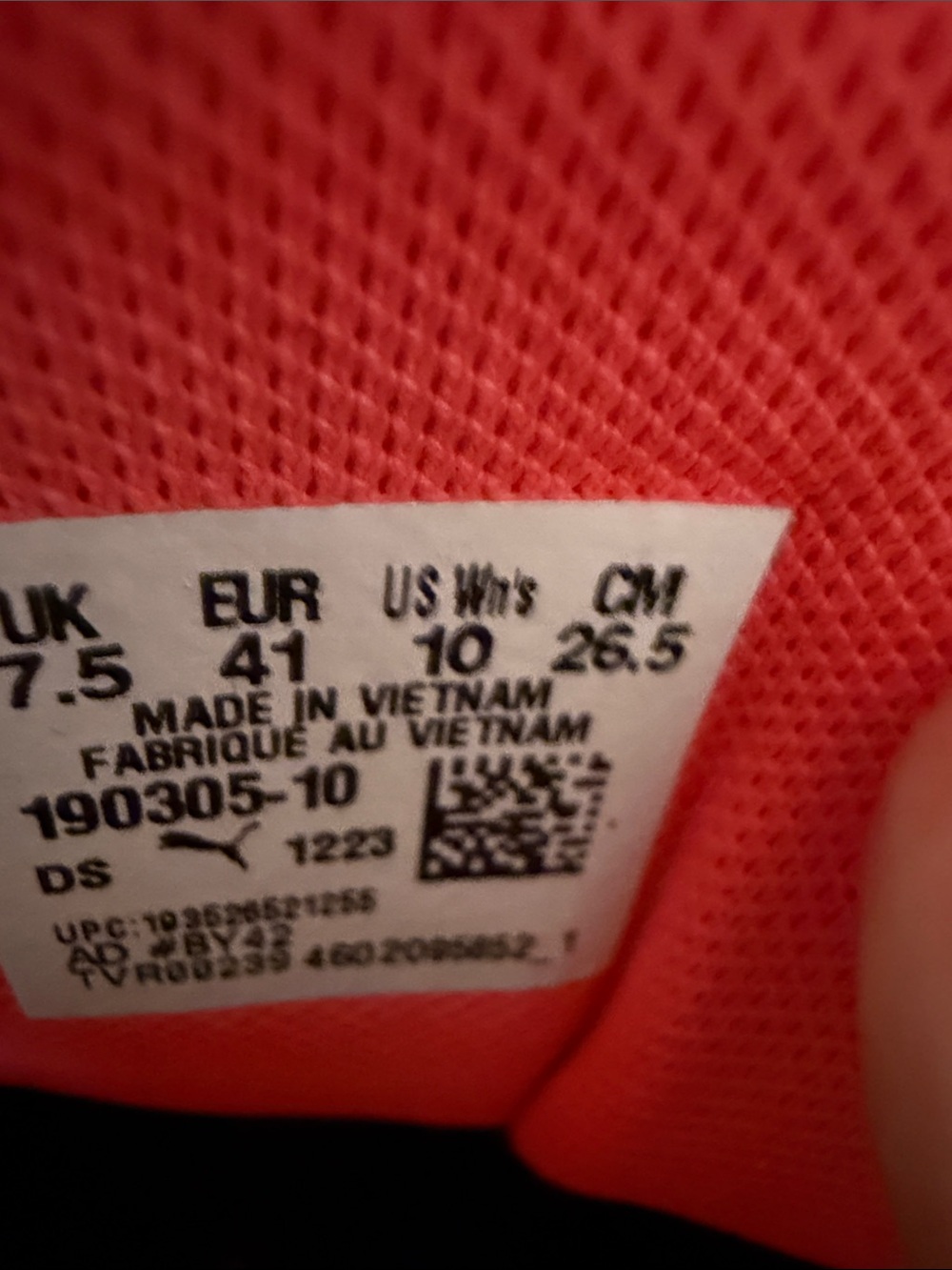 Puma Women’s Black Sneakers with Coral Red Lining - Picture 4 of 6